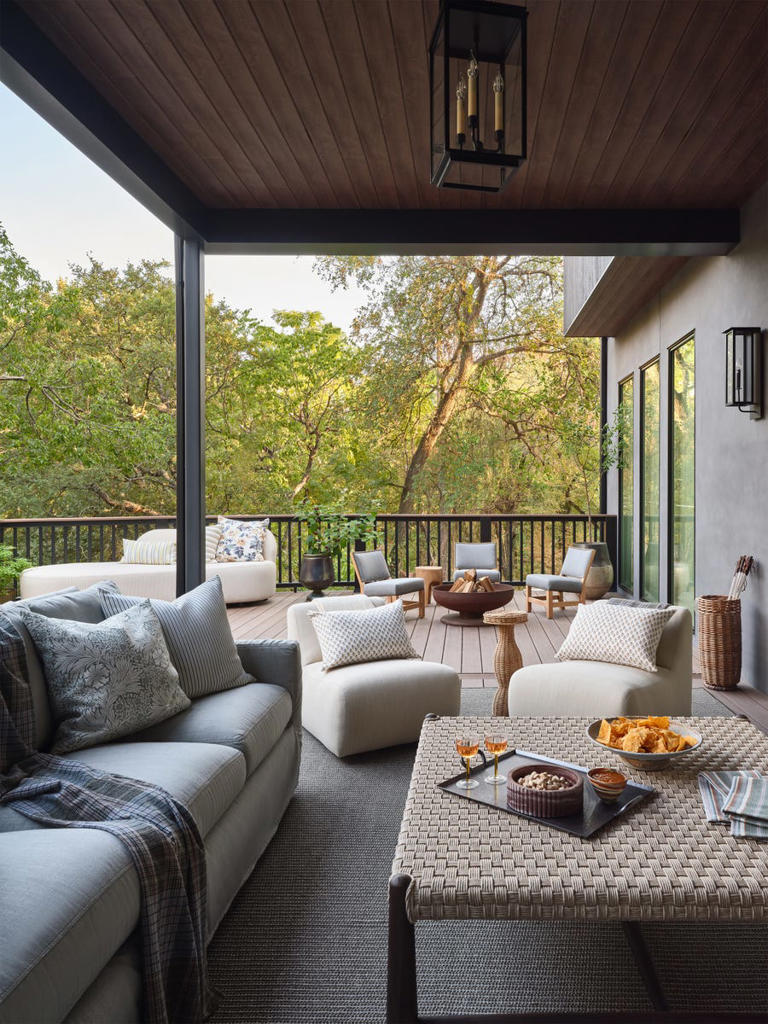 This Designer's Genius Layout Transforms an 850-Square-Foot Deck Into ...