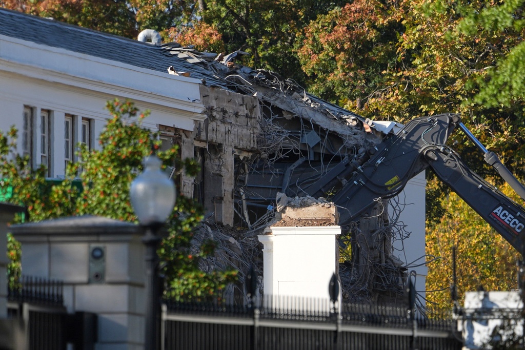 JUST IN: Trump to Demolish Entire East Wing of the White House Despite ...