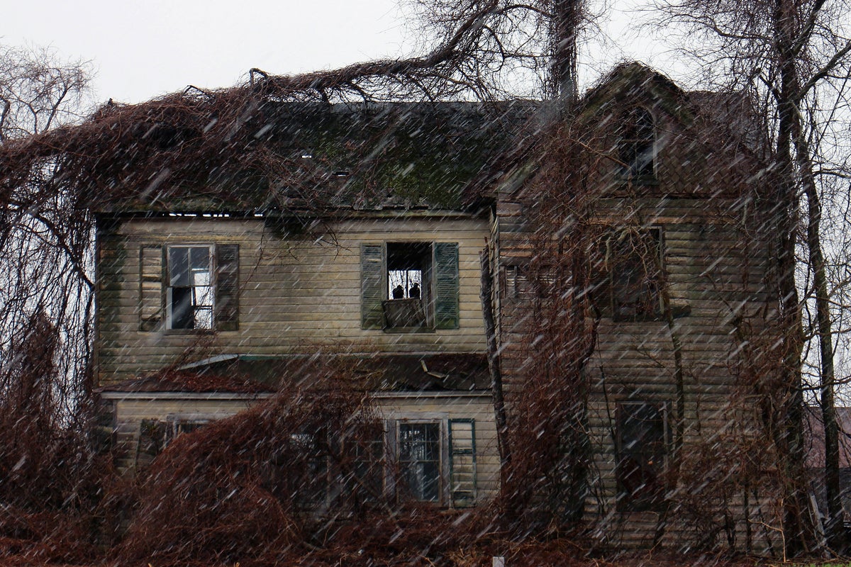 A deal to die for: Half of Americans would buy a haunted house if it ...