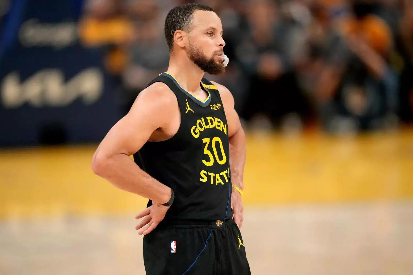 Is Stephen Curry playing tonight vs Los Angeles Lakers? Latest update