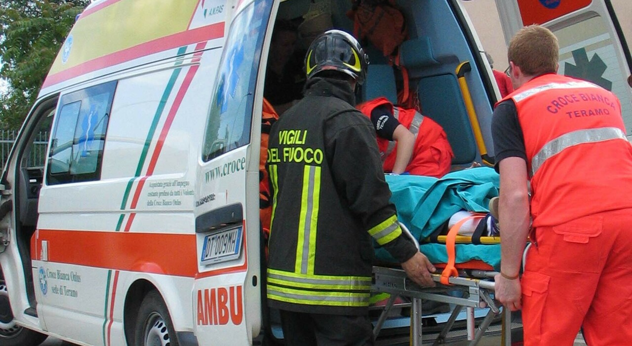 Calabria, incidente tra pullman e auto: morti i due coniugi e un loro amico