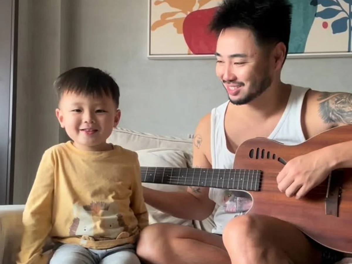 Pai pede para filho completar a música como quiser e o resultado ...