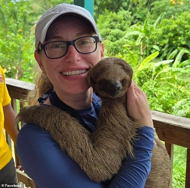 Missing female dentist rescued after former patient recognized her on(00)