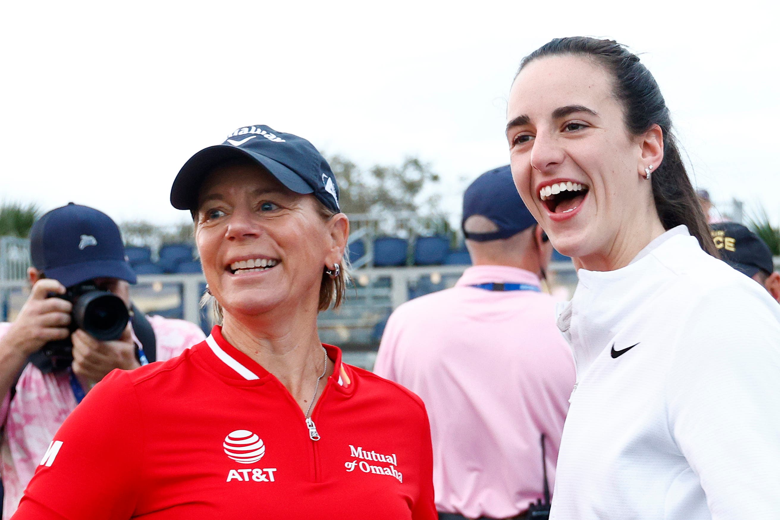 Caitlin Clark makes her NFL fandom extremely clear at golf event