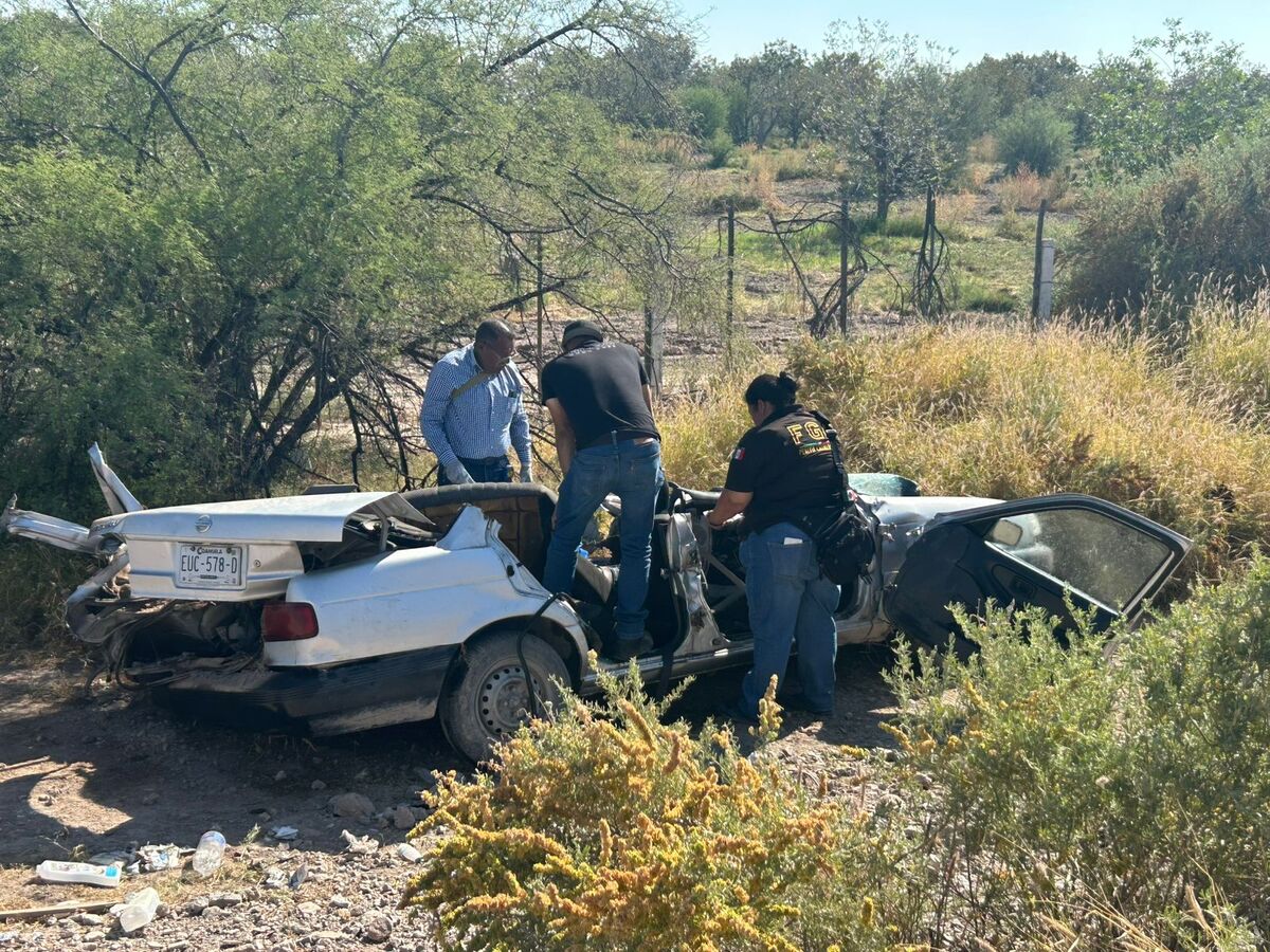 Muere conductor tras impactarse contra pipa en carretera de La Laguna