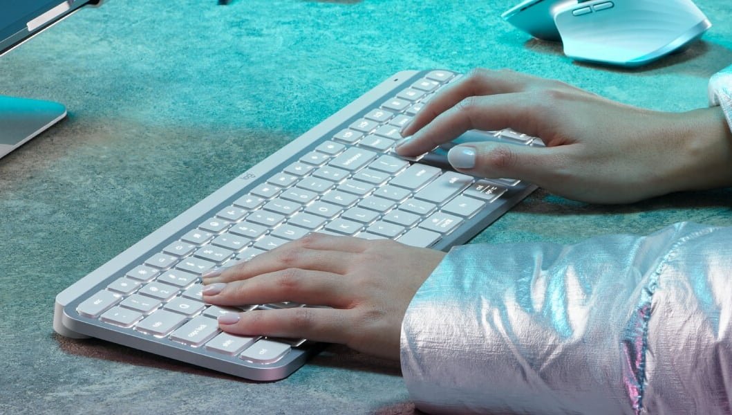 Logitech MX Keys S : le clavier premium tombe sous la barre des 81 ...
