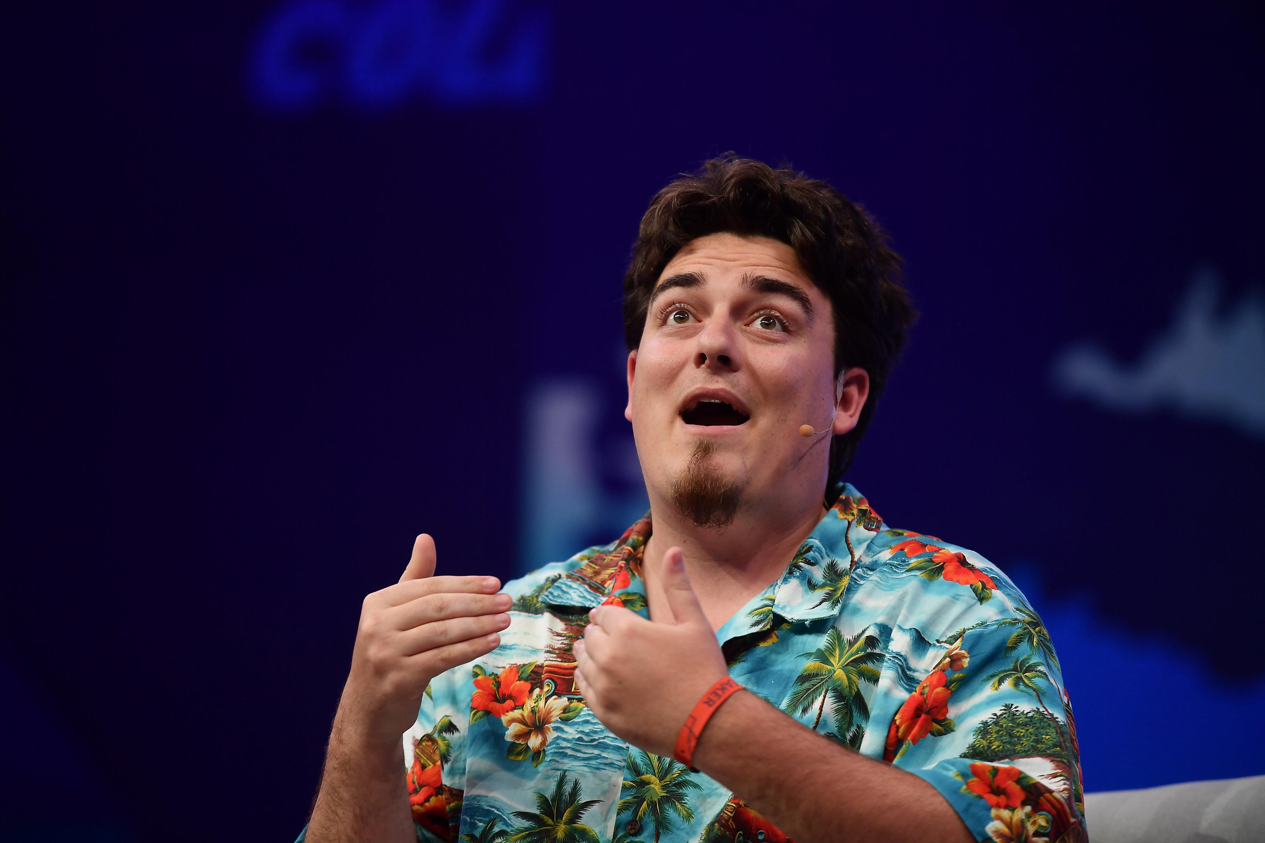 Palmer Luckey talking on stage