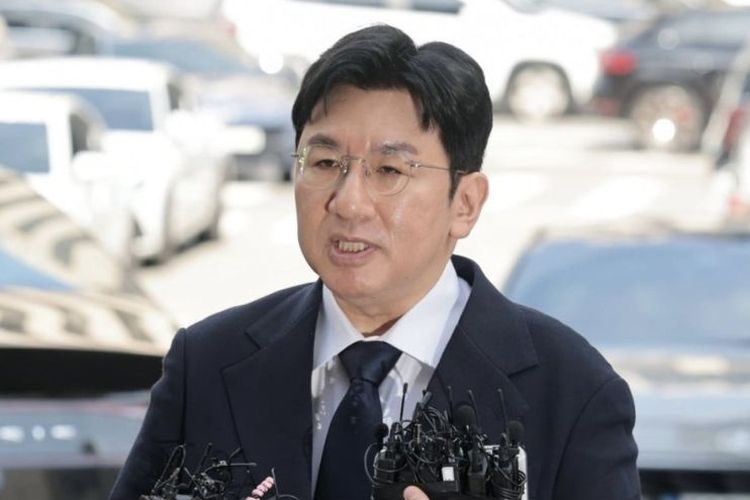 Polisi Siap Ajukan Surat Perintah Penangkapan untuk Pemimpin HYBE Bang Si Hyuk