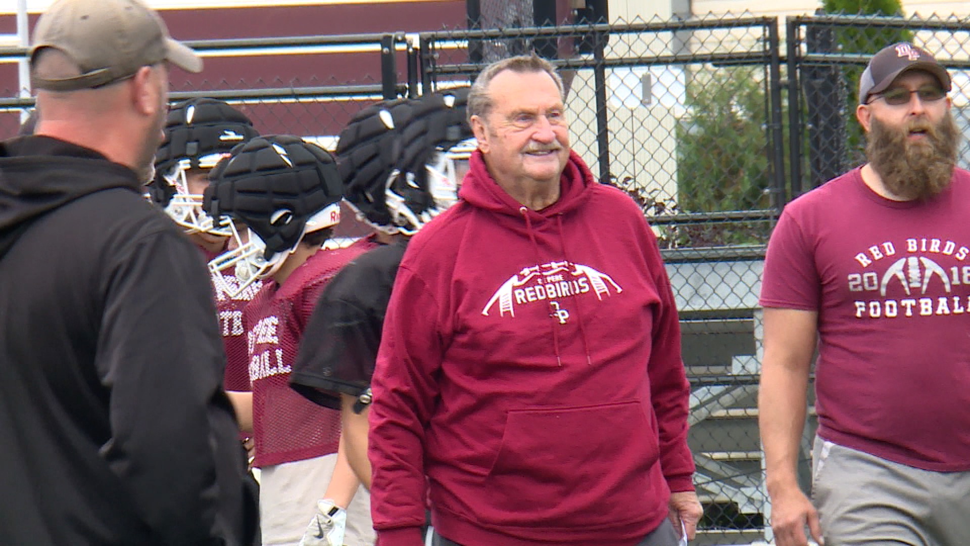 De Pere football coach inspiring players after nearly seven decades on ...