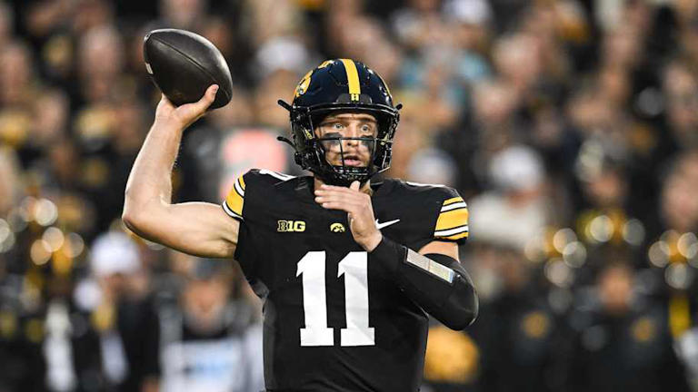 Iowa QB Mark Gronowski Reveals His Favorite Players