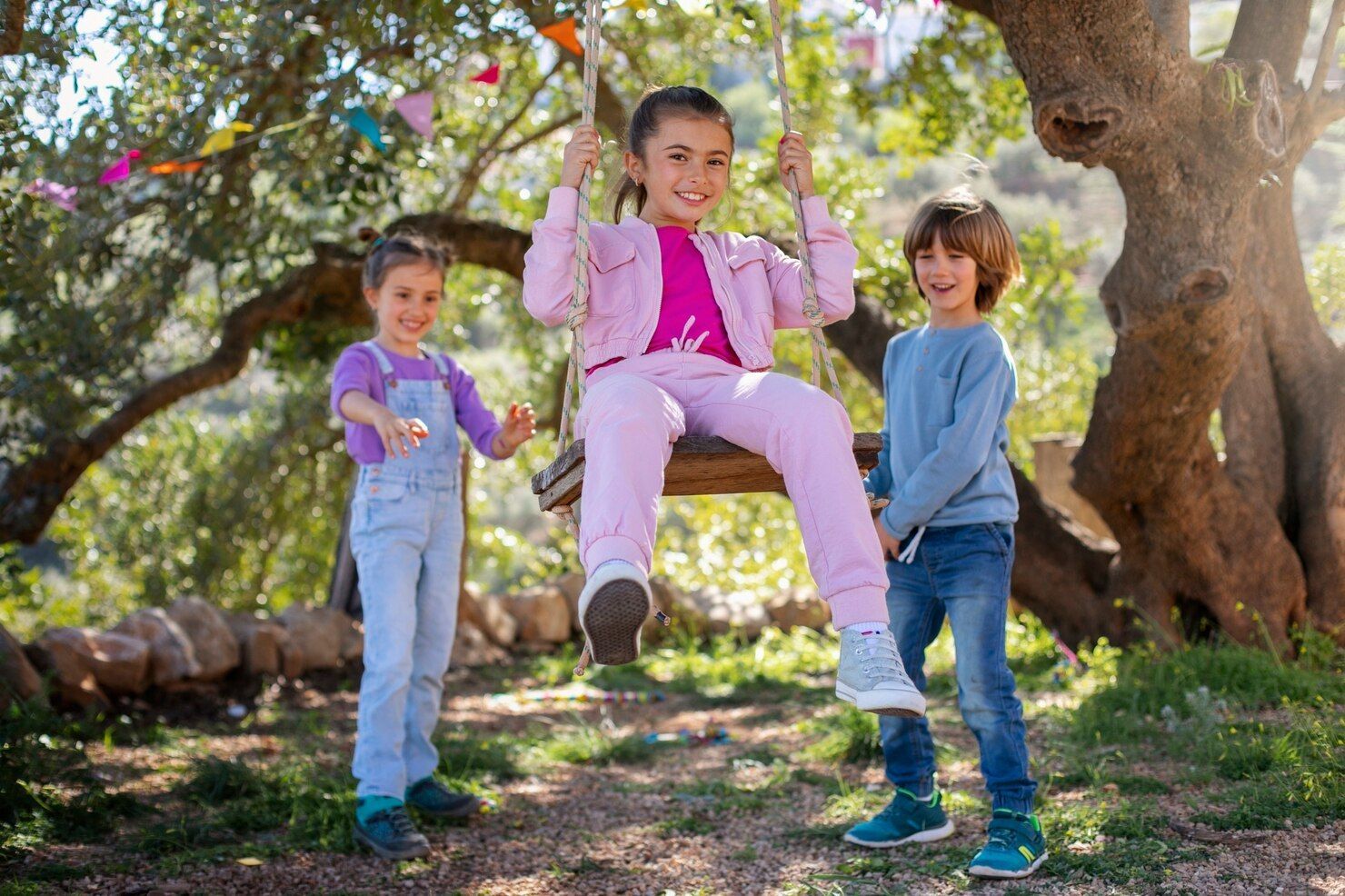 Mengukur Waktu dengan Matahari: 8 Hal yang Dipahami Orang yang Tumbuh Bermain di Luar Hingga Malam