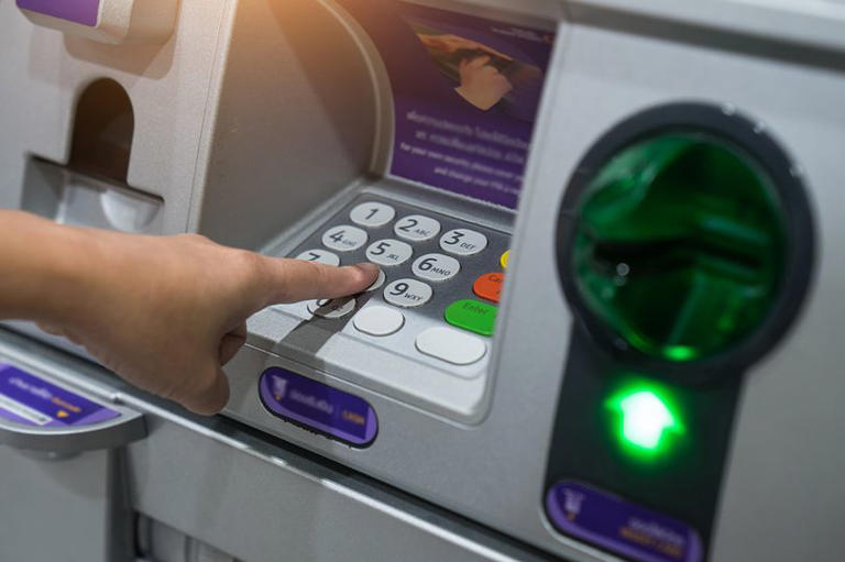 Halifax clarifies £2,500 rule as 'you will need to give us notice'