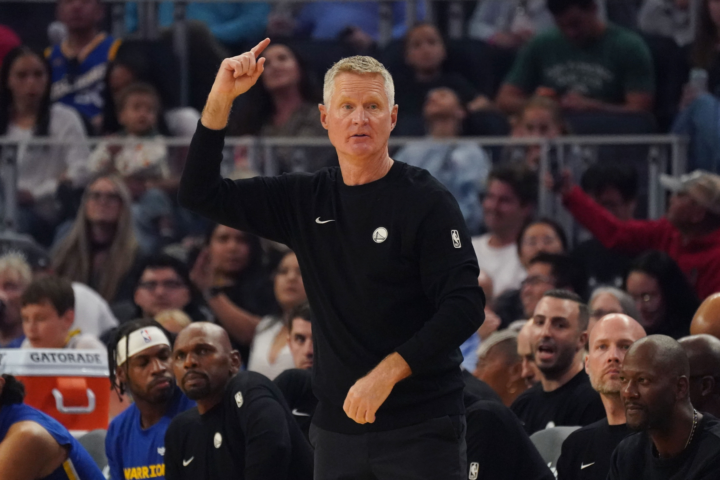Steve Kerr takes new approach with young players to start 2025-26 season