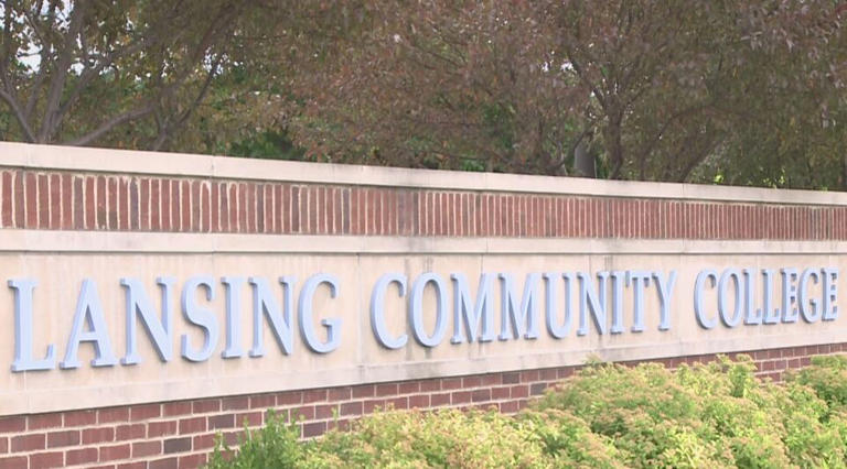 More than 1,700 students to graduate from Lansing Community College