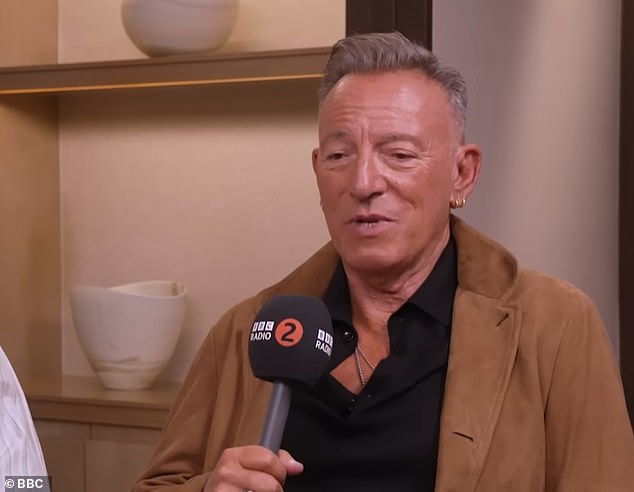 Bruce Springsteen admits he was 'embarrassed' by his 'breakdown' as he ...