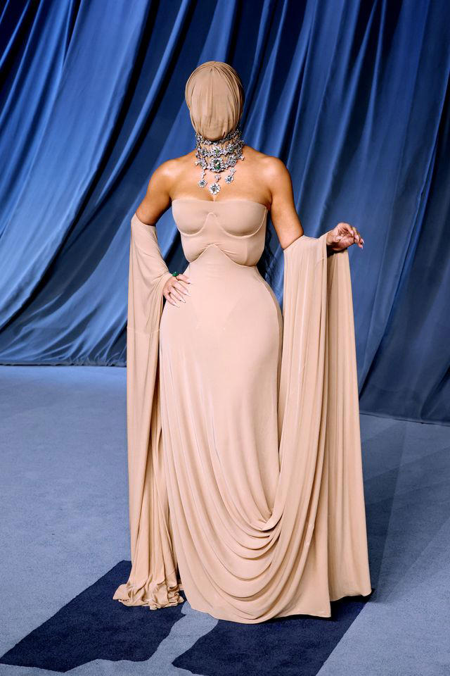 Getty Kardashian recently wore a surprising face covering