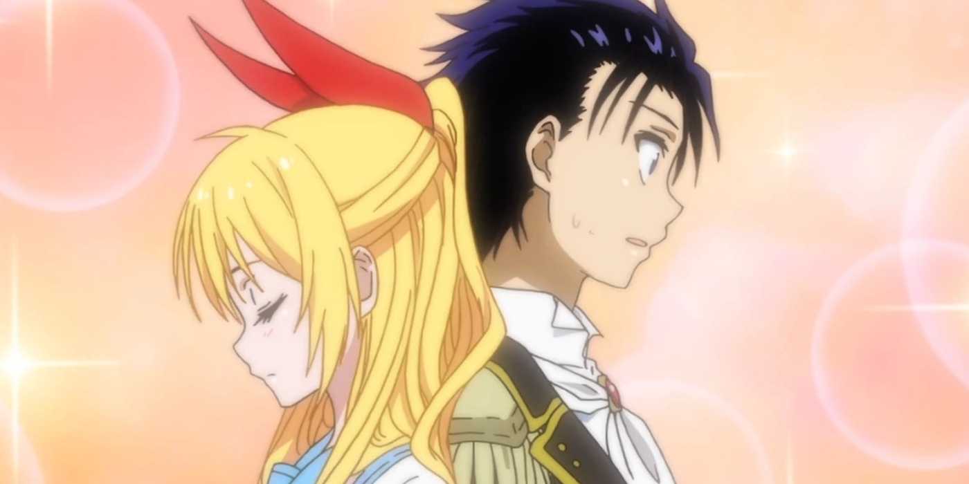Raku Ichijo and Chitoge Kirisaki stand back to back.