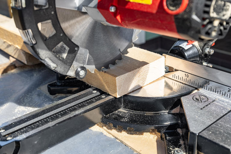 Miter Saw vs. Table Saw: What’s the Difference?