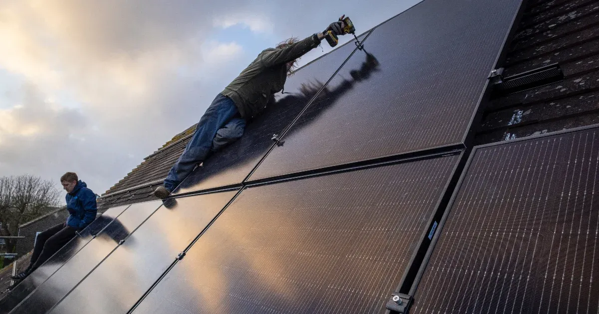Szomorú történet egy értelmetlen bukásról a Solar City most indult ...