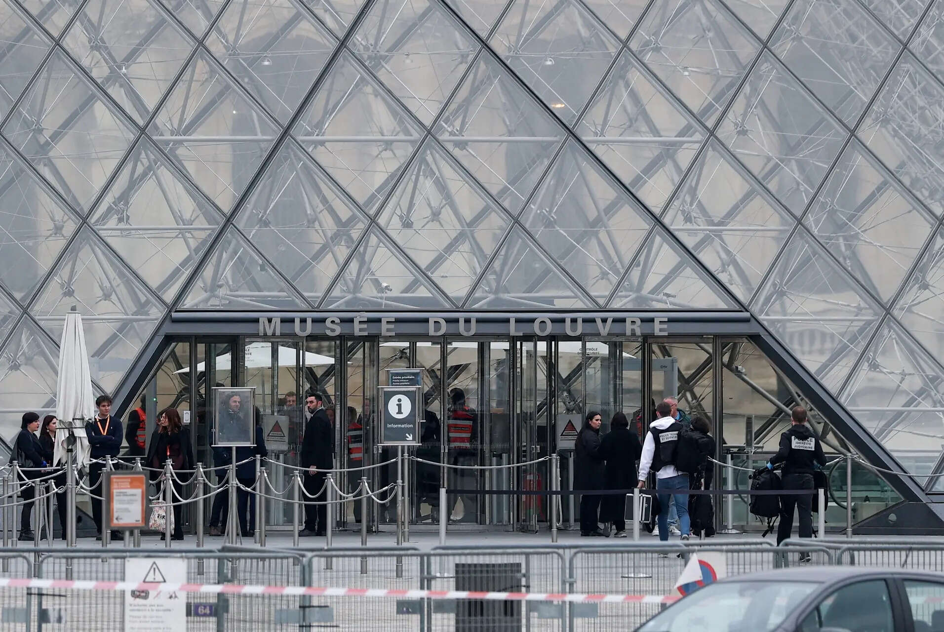 Paris' Louvre Museum reopens but Apollo Gallery at world’s most visited ...