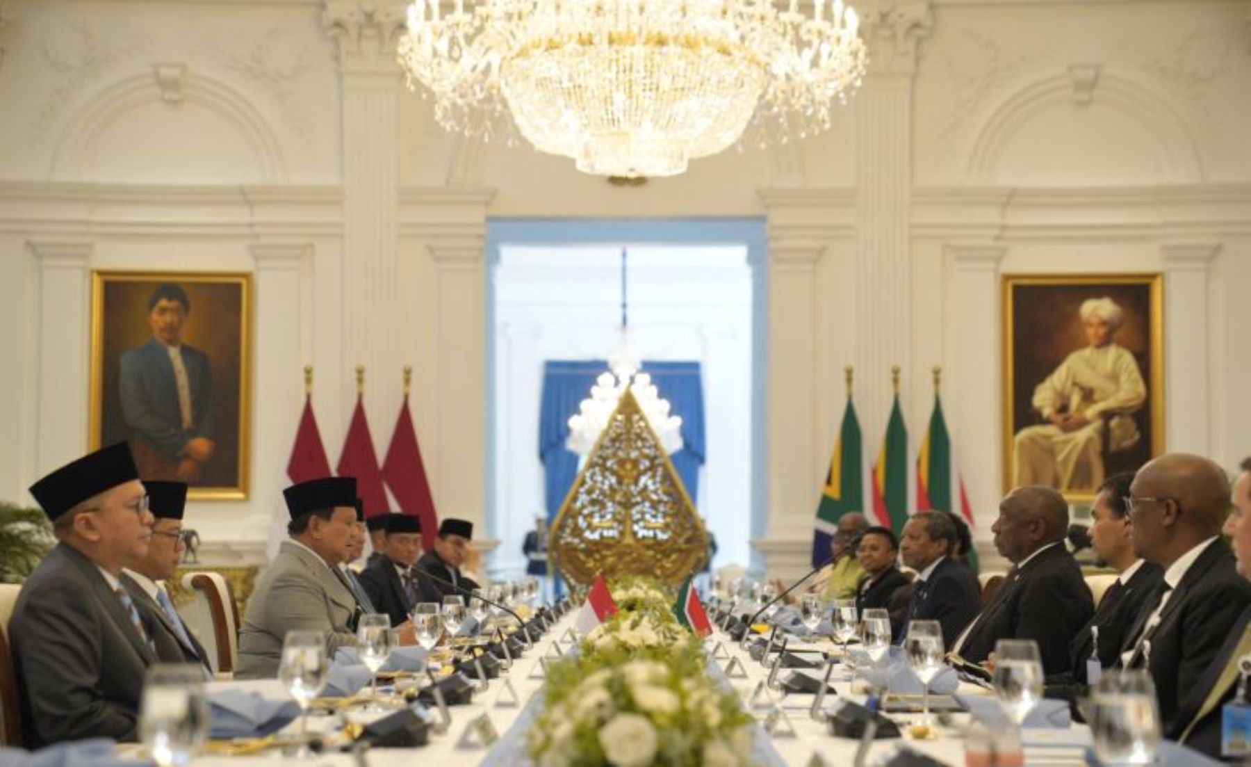 Makan Siang di Istana Merdeka, Presiden Afrika Selatan Dijamu Soto Banjar dan Mangut Ikan