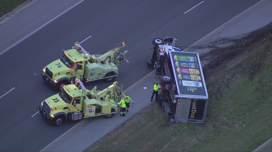 Crash involving box truck along I-57 leads to delays