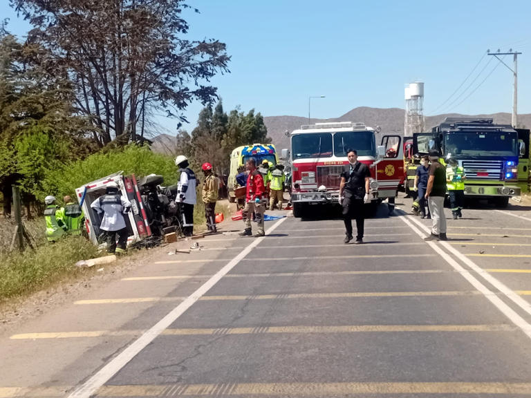 Dos fallecidos y al menos 20 heridos deja accidente de tránsito en Ovalle
