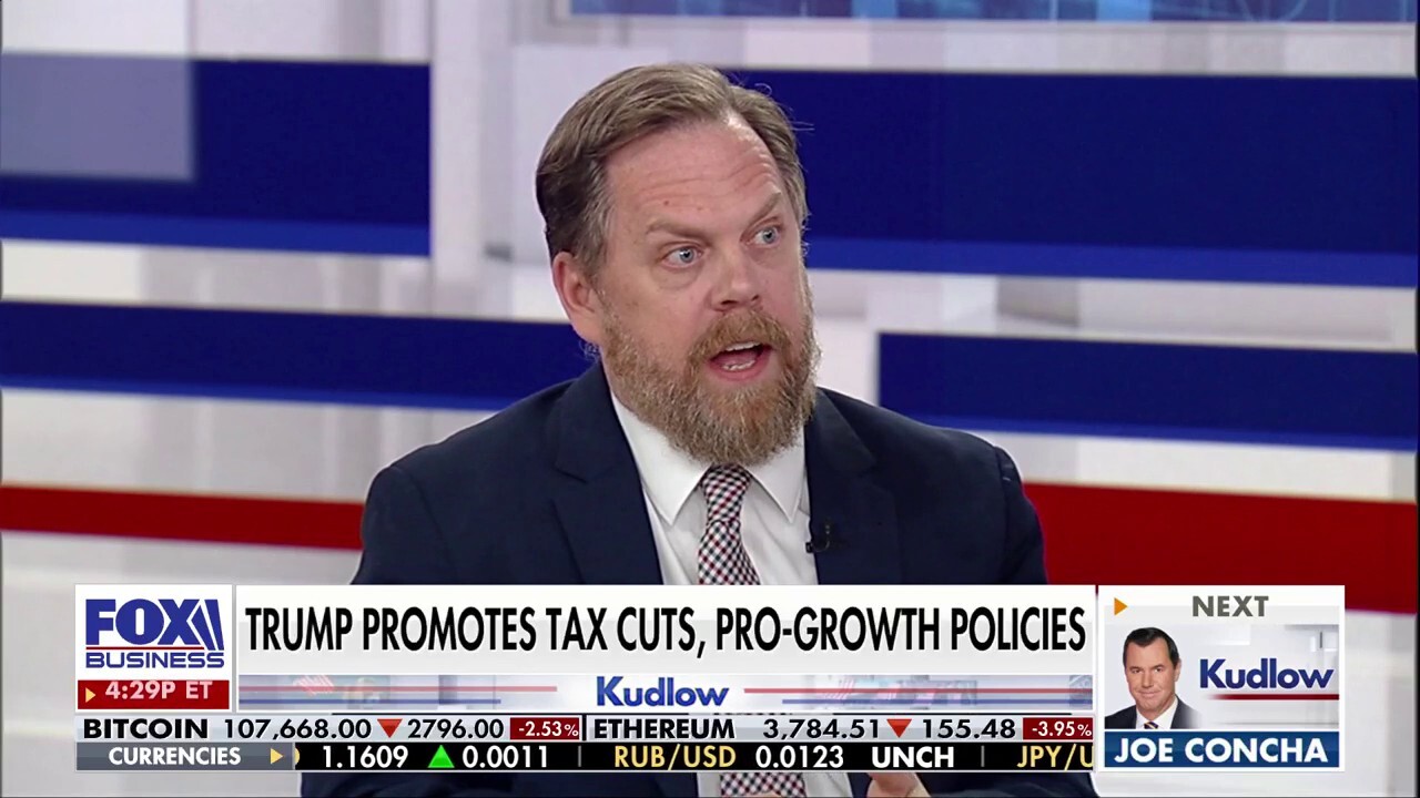 Financial journalist explains what is 'bringing down' prices as experts