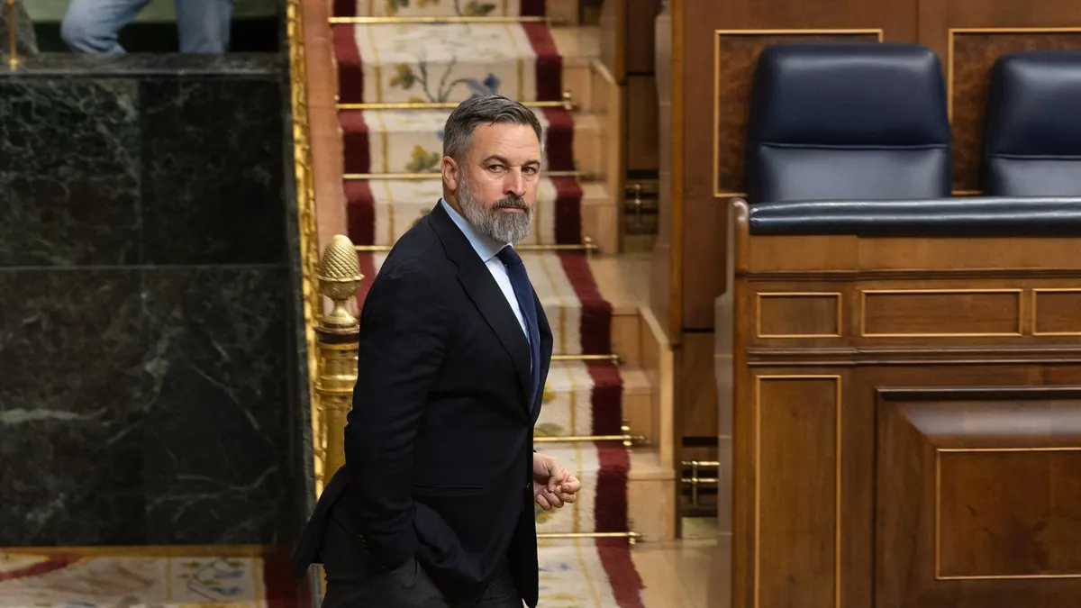 Abascal redobla su "cruzada" contra el PP: convierte la inmigración en ...