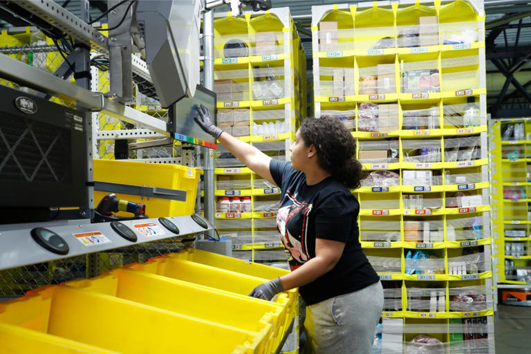 Amazon aims to replace over half a million US jobs with robots: report