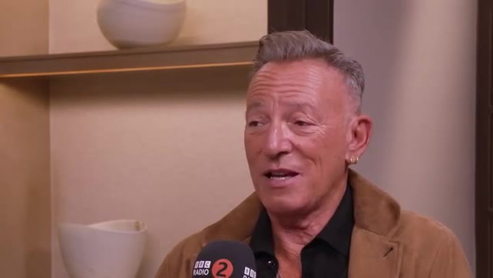 Bruce Springsteen Went to Therapy Incognito After ‘Breakdown’