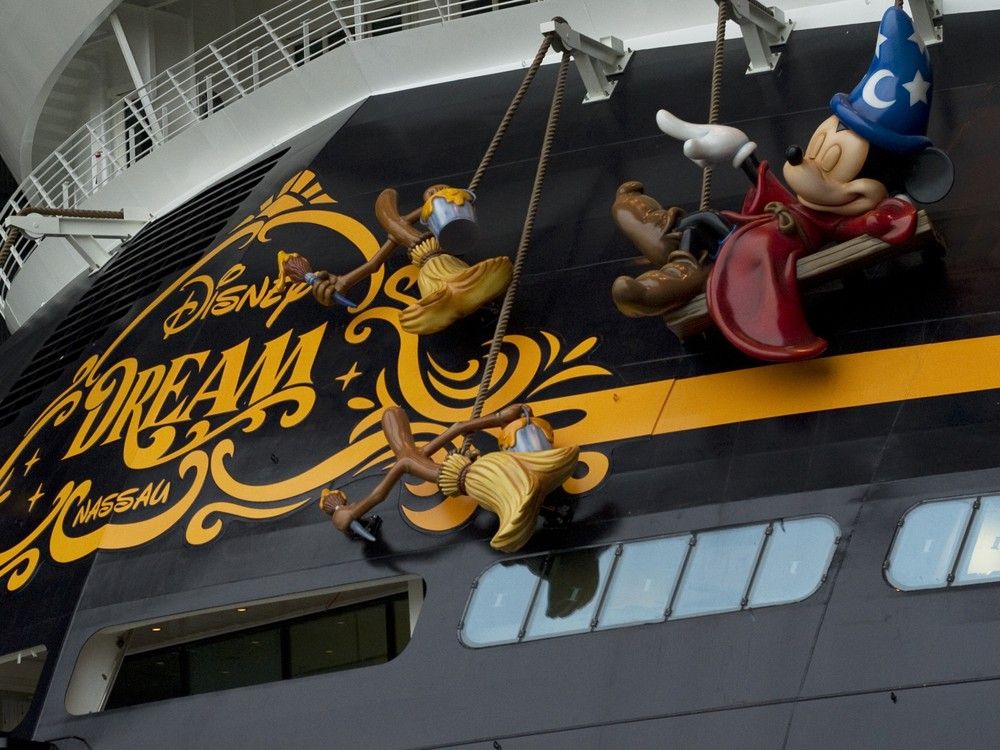 Girl, 5, fell from Disney cruise ship after mom asked her to pose for ...