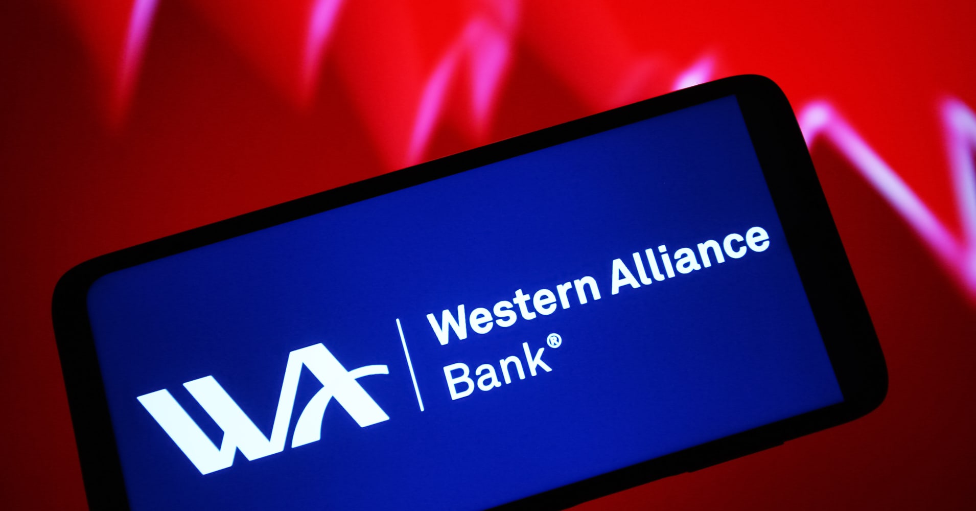 Western Alliance CEO says alleged loan fraud is 'incredibly frustrating ...