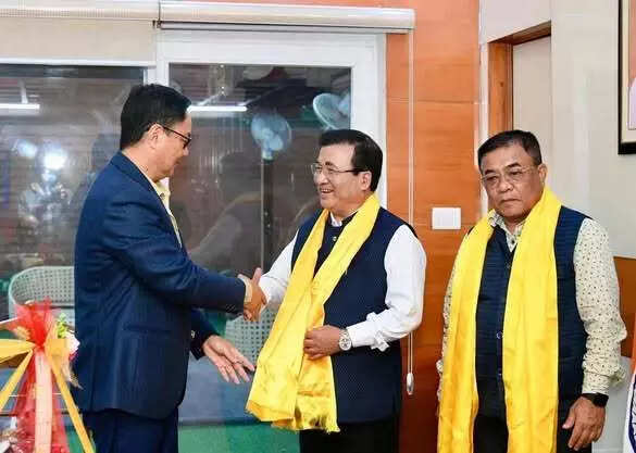 Union minister Rijiju launches BJP campaign for Dampa bypoll