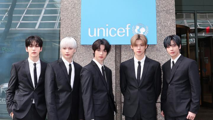 Tomorrow X Together Ajak Perhatikan Kesehatan Mental