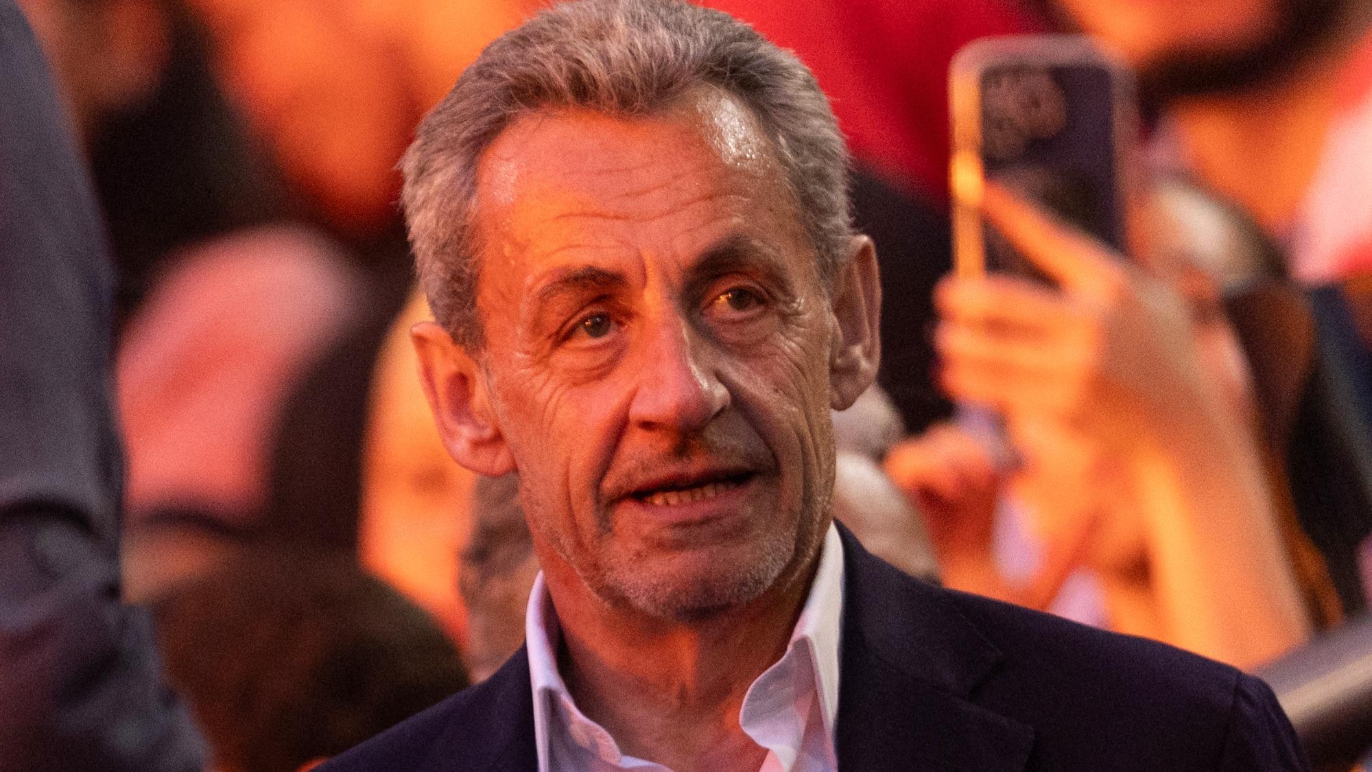 Nicolas Sarkozy trinque avec ses amis avant la prison : une célèbre  ministre parmi les invités