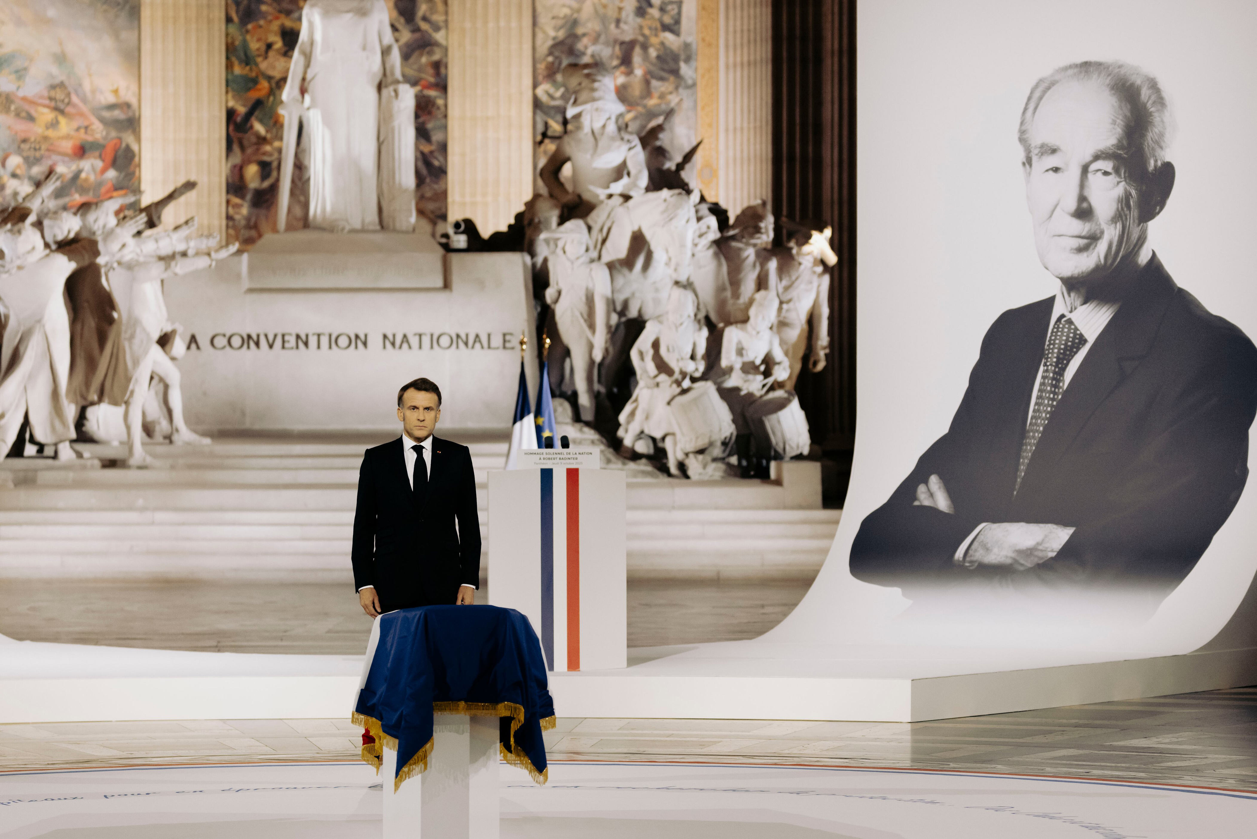 Emmanuel Macron lors de la cérémonie au Panthéon, le 10 octobre 2025.