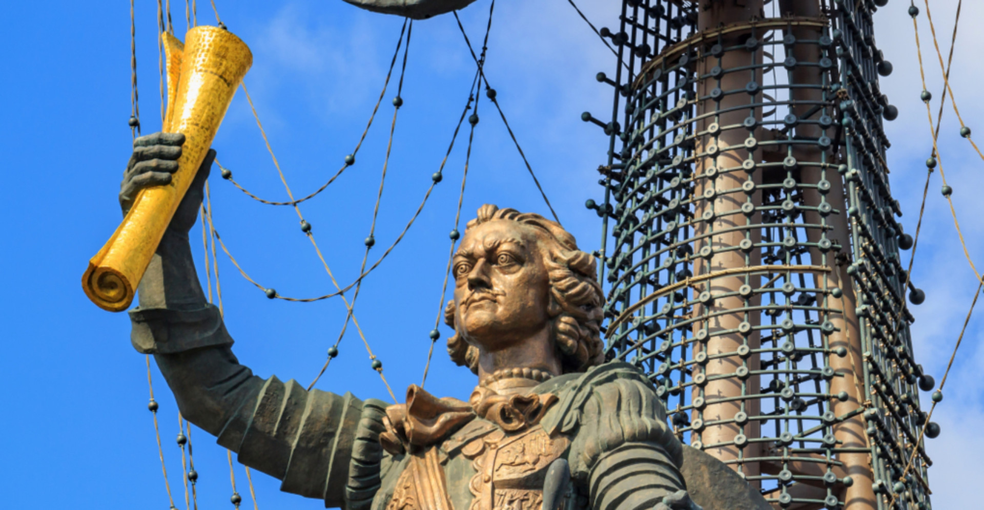 Secret messages hidden in famous statues