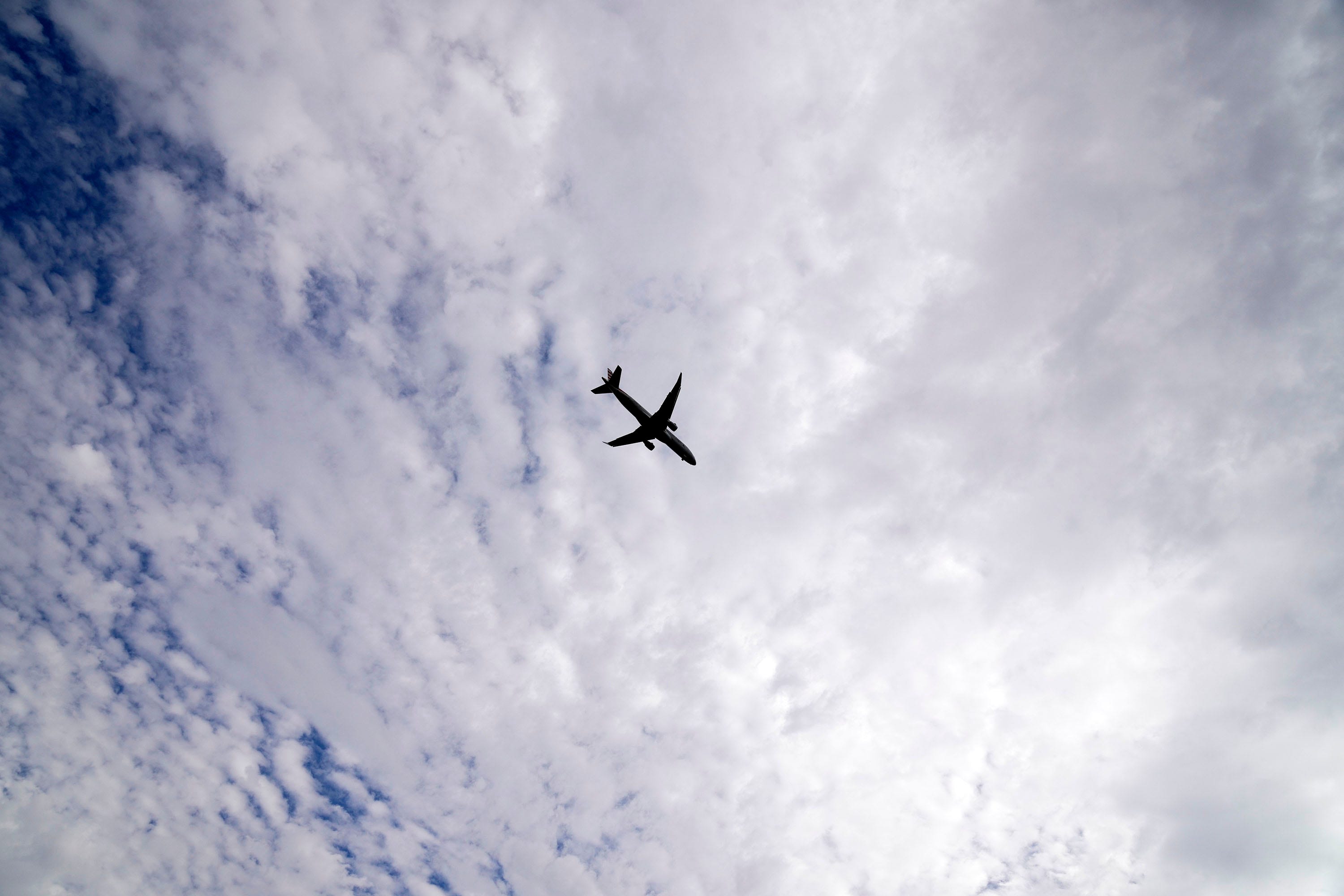 hundreds-of-flights-delayed-at-phoenix-sky-harbor-what-travelers