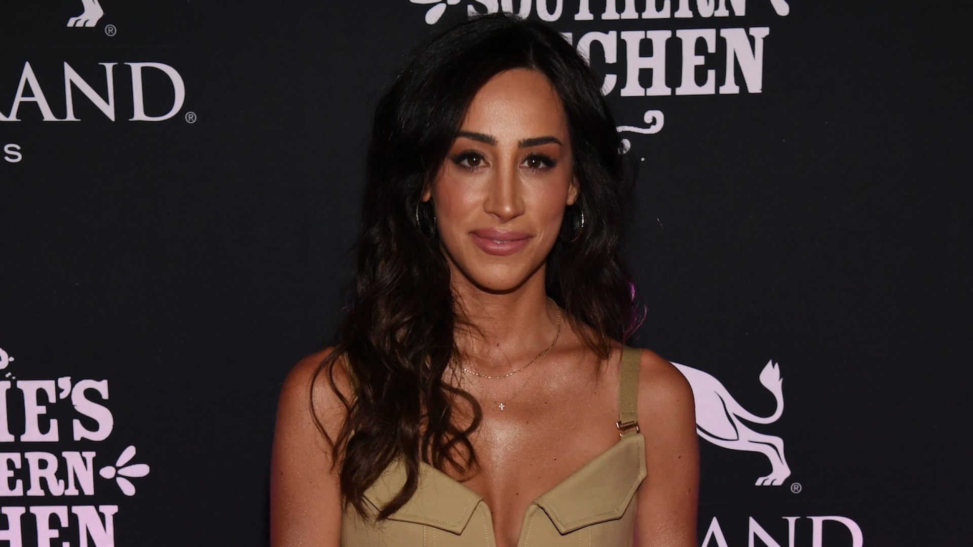 Kevin Jonas' Wife Danielle Jonas Opens Up About Lyme Disease Diagnosis(02)