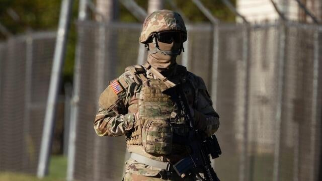 Hundreds of Texas National Guard troops arrive in Chicago as judge ...