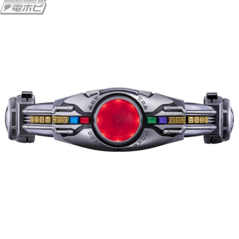 仮面ライダークウガ』より、「CSM変身ベルト アークル」が外観や