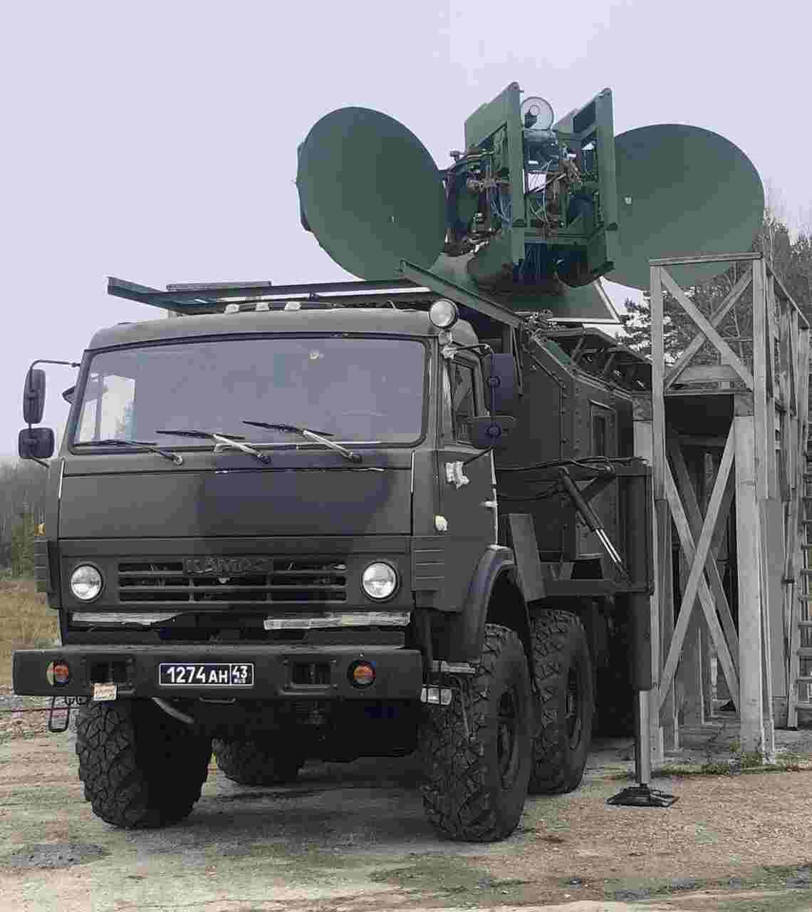 Groupe de hackers révèle des photos de la production du nouveau système secret de guerre électronique de la Russie