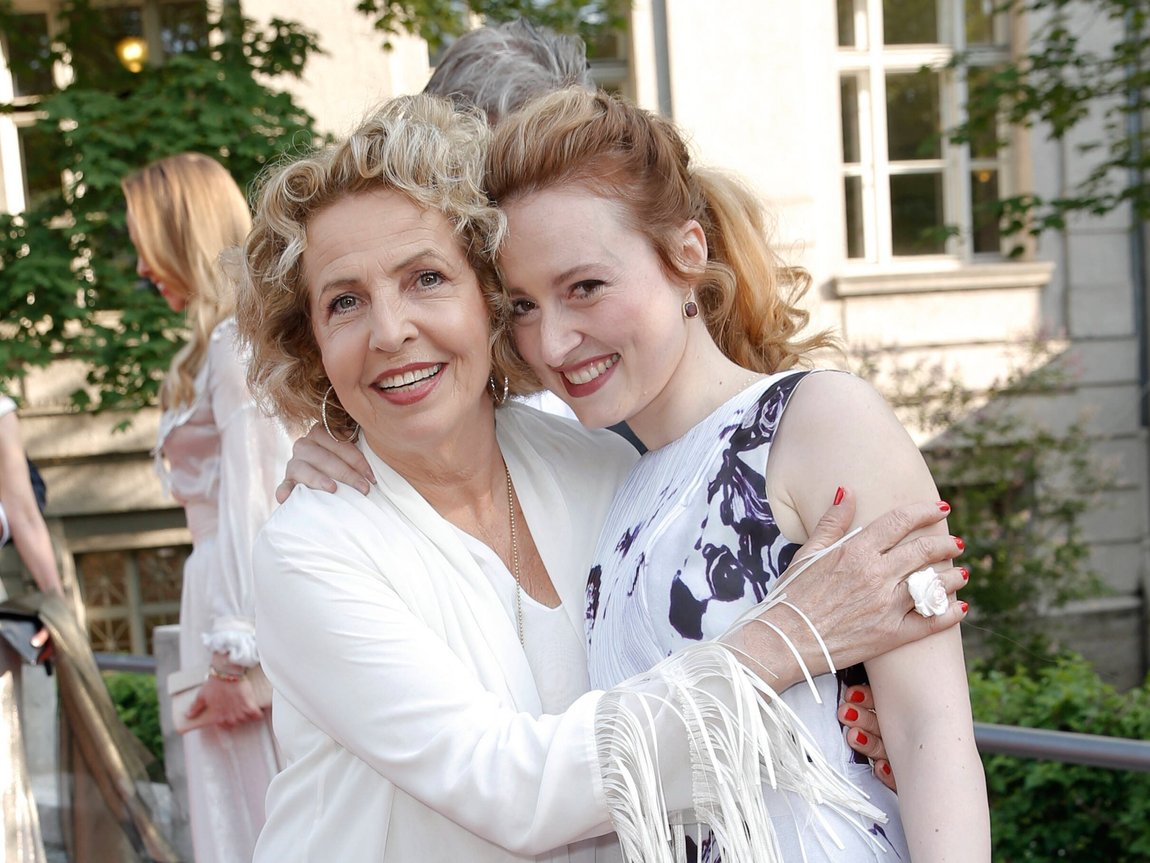 Michaela May and other colleagues mourn Wanda Perdelwitz