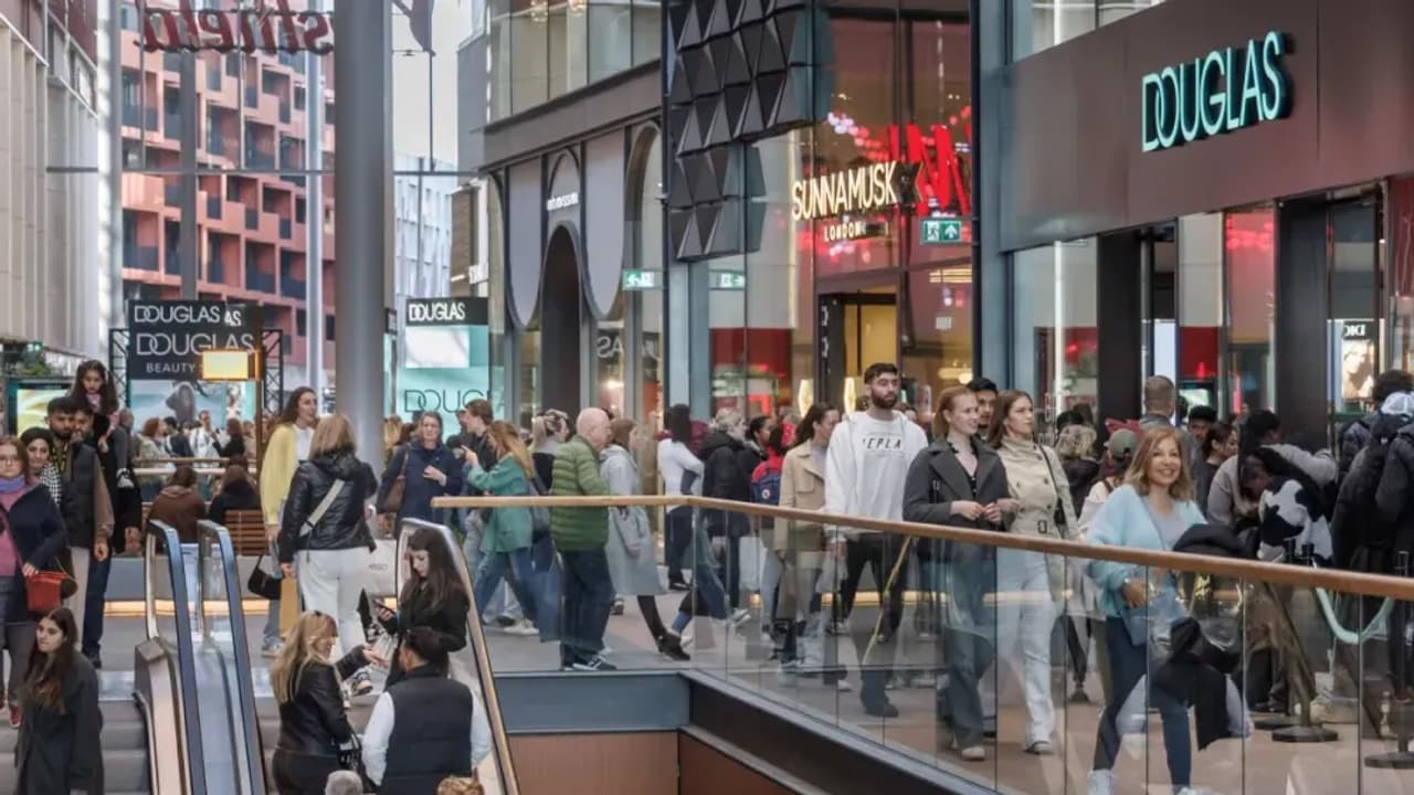 Nike, elf Beauty, Dr Pepper Reign Supreme Among US Teens, Survey Finds