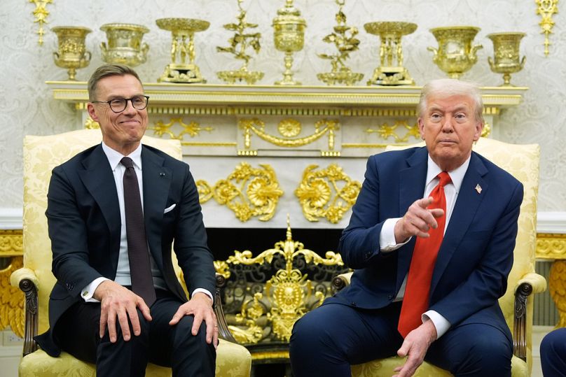 Il presidente Donald Trump e il presidente finlandese Alexander Stubb si incontrano nello Studio Ovale della Casa Bianca, giovedì 9 ottobre 2025, a Washington. Alex Brandon/Copyright 2025 The AP. All rights reserved