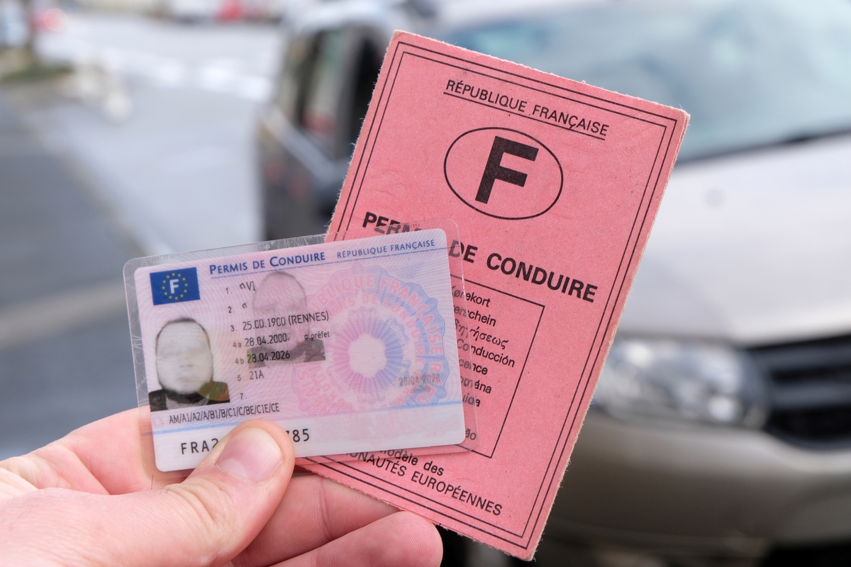 Vous avez encore le permis de conduire rose ? Après cette date, il ne ...