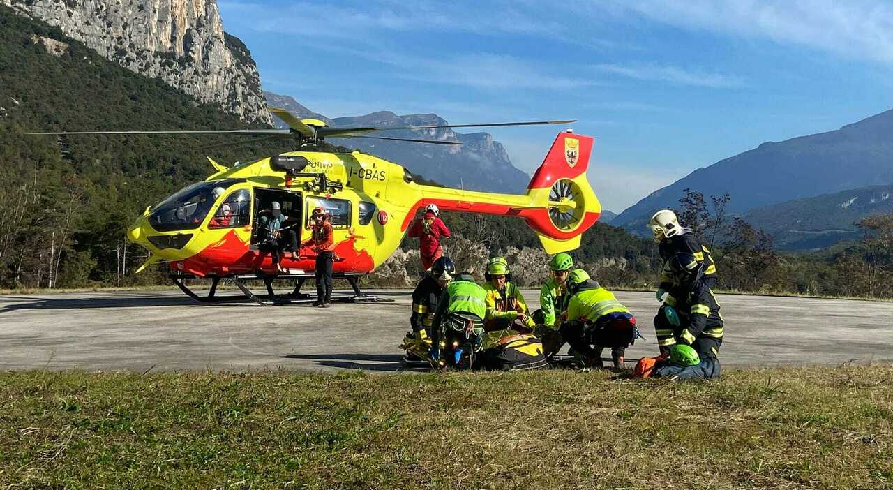 Escursionista colpita in testa da un sasso perde la presa e precipita ...
