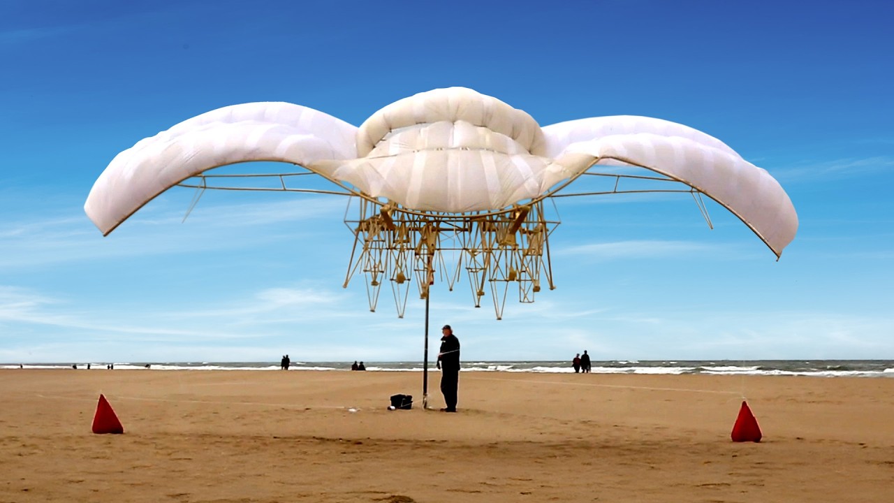 The Mechanical Creatures That Walked Out of the Dutch Sand