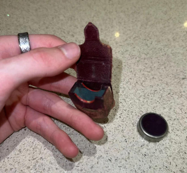 12 People Who Found Confusing Objects and Went, “Wait a Minute...”
